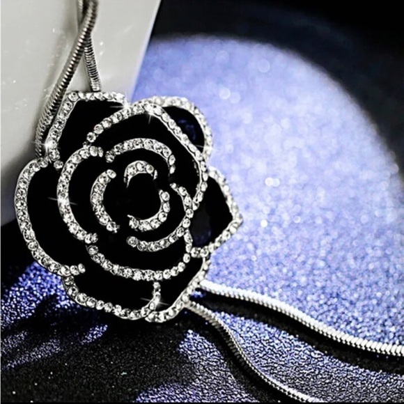 Camellia Blossom Adjustable Tassels Sweater Necklace With Zircon Accents - Picture 4 of 5